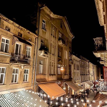 Апартаменти біля Площі Ринок на вулиці Староєврейській 15-2а Львів Екстер'єр фото